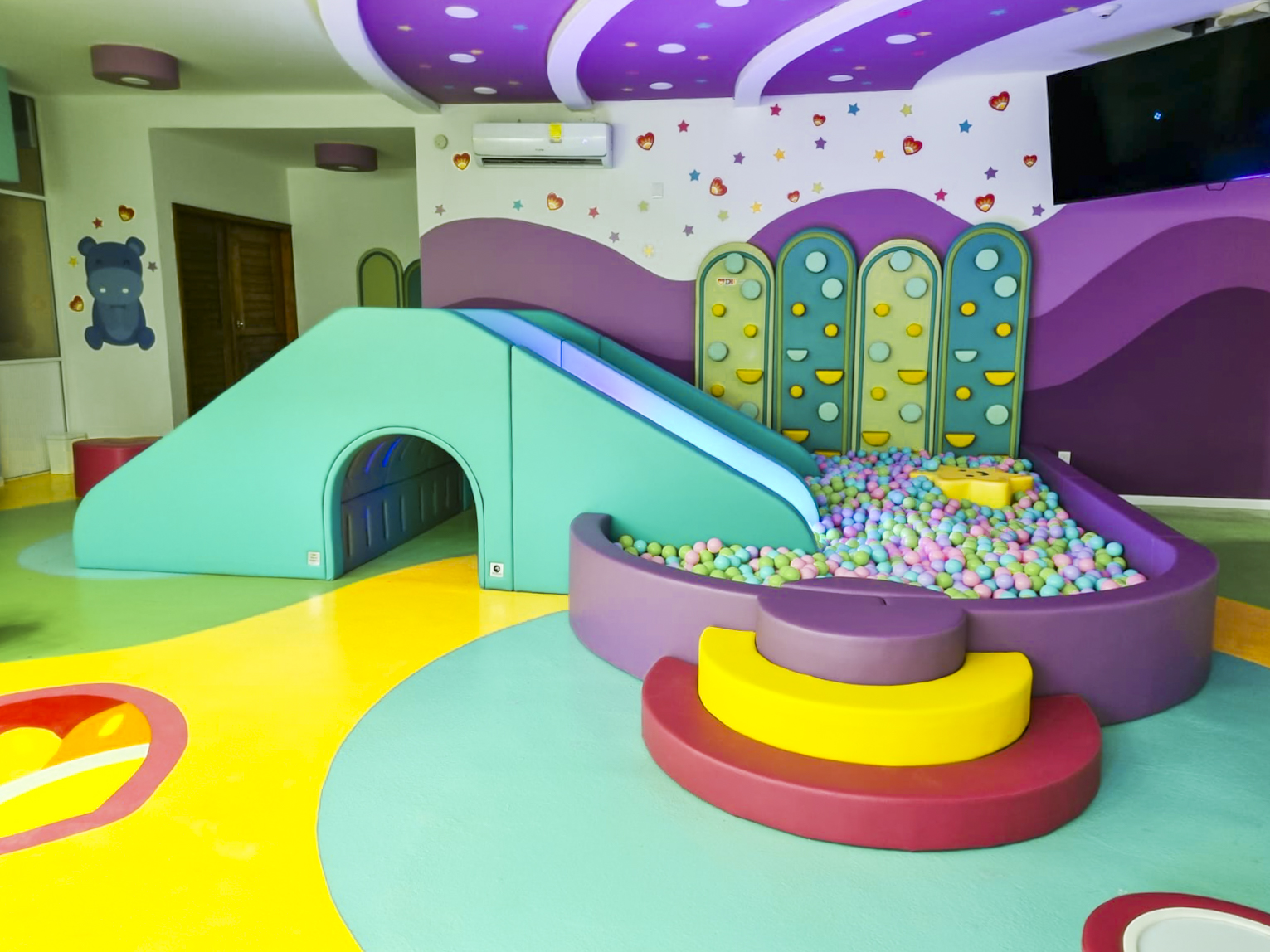 Espacio de juego para lactantes y maternal en Casa Hogar del DIF Estatal de Durango