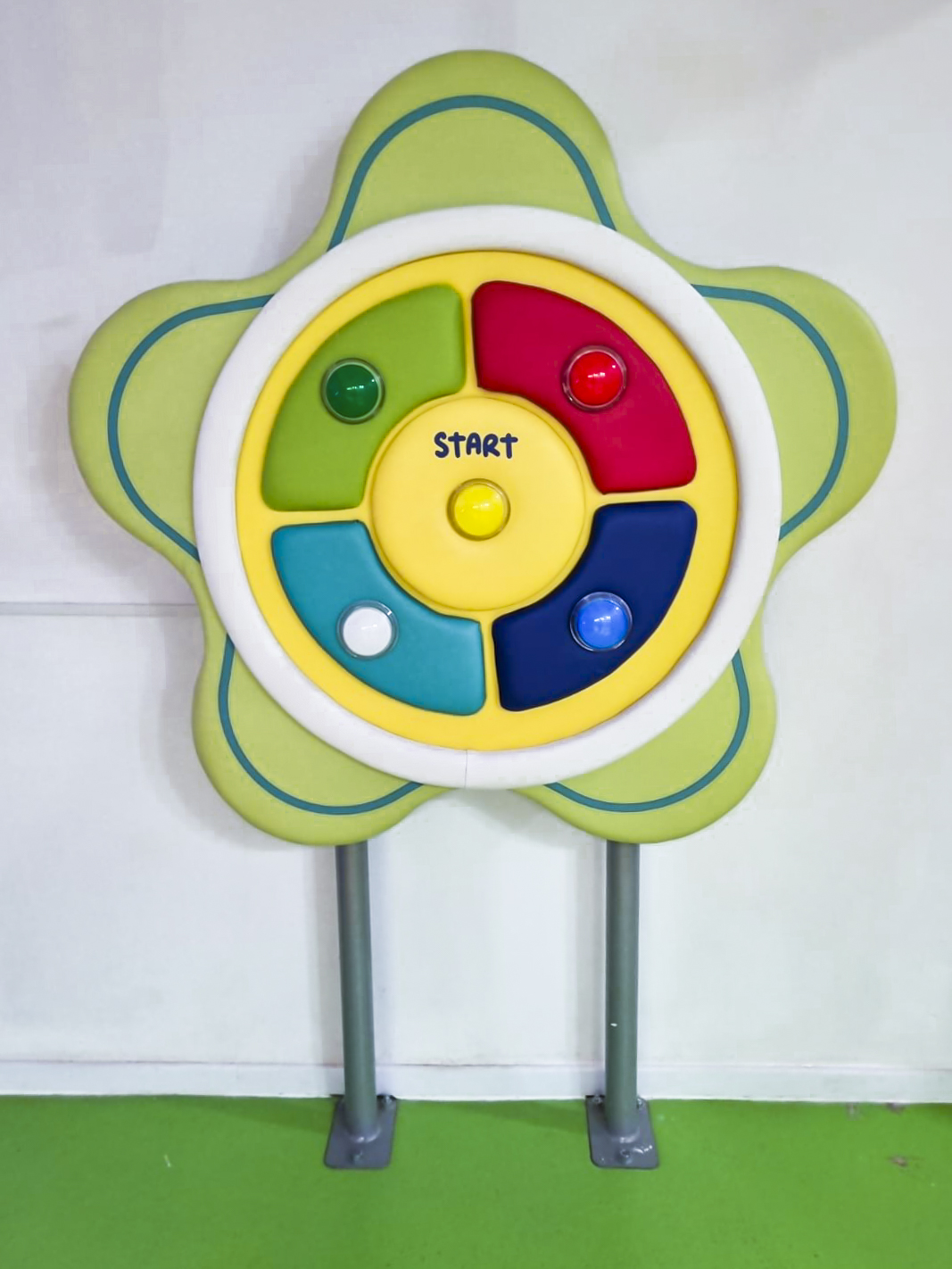 Espacio de juego para lactantes y maternal con diseño cálido, seguro y estimulante.